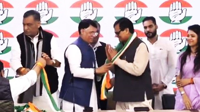 Bhagirath Manjhi, son of 'mountain man', joins Congress; 6 more leaders inducted