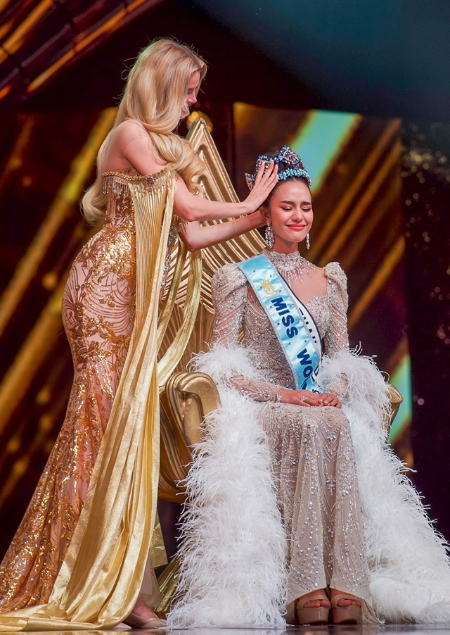 Opal Suchata Chuangsri from Thailand bags the Miss World 2025 title