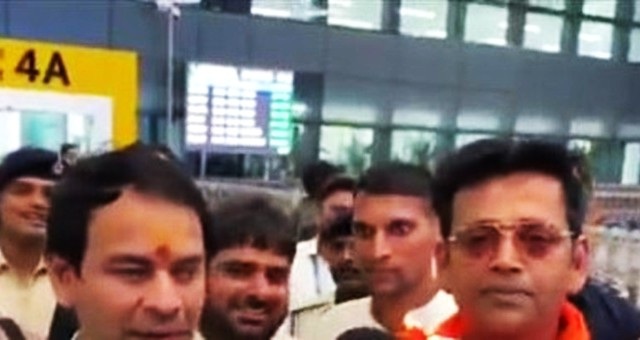 Tej Pratap-Ravi Kishan meeting at Patna airport sparks political ...