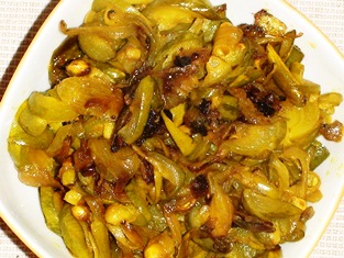 Parwal Pyaj (Parwal Pyaj Ka Bhujia)         